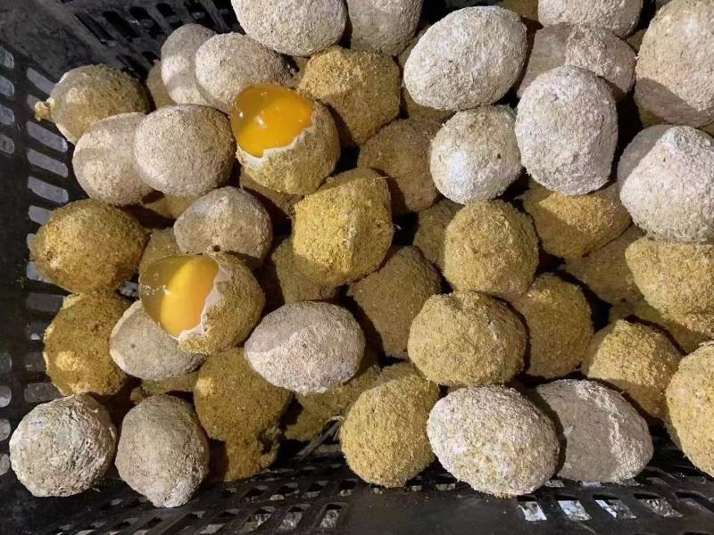 糖心松花皮蛋跑江湖地摊10元模式绿壳皮蛋散装鸡皮蛋批发