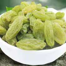 新疆绿宝石大颗粒葡萄干干颗粒饱满，厂家一手货源