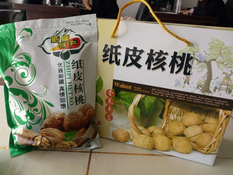 新疆薄皮核桃纸皮核桃33核桃厂家一手货源品质保证