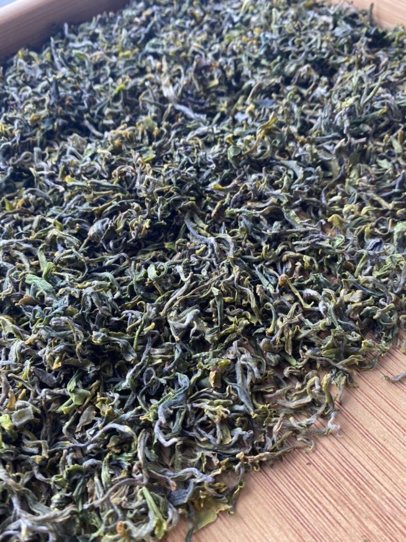 【带虫孔的茶叶】没有喷洒农药，纯日照，品之嘉绿茶