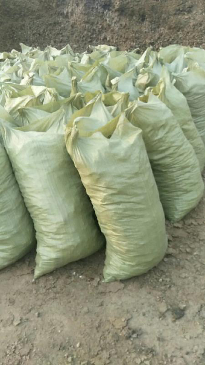干鸡屎粪有机肥常年出售散载280元一吨欢迎下单