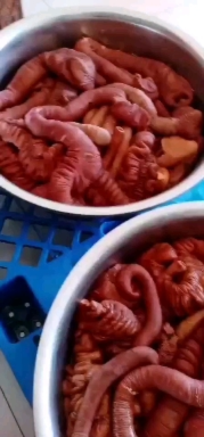 老汤驴肉，五香熟马，以及副产品肉出锅喽。
