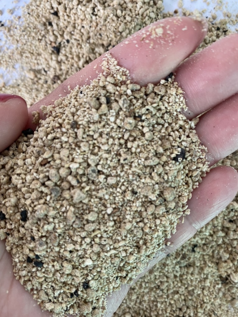 大量供应优质豆腐渣干豆腐渣适用于鸡鸭鹅等。