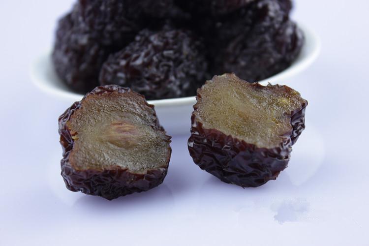 干制黑枣特写照片