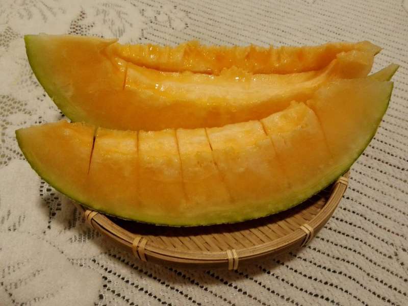 新疆沙漠西周蜜，沙漠哈密瓜，新疆沙漠甜瓜。