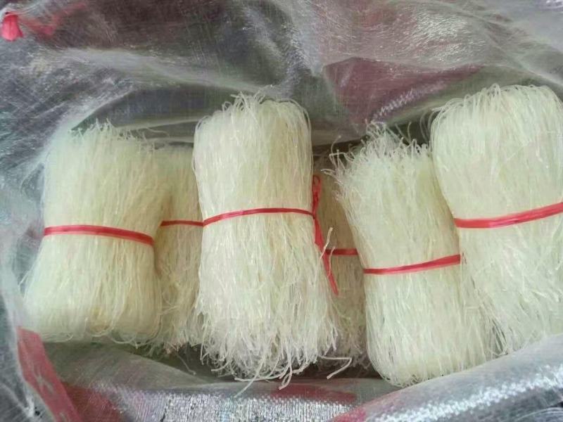 厂家直销豌豆粉丝地摊跑量粉丝凉拌卖相好十元三把模式
