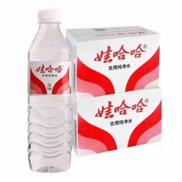 8月到期哇哈哈纯净水、矿泉水