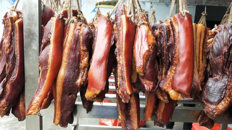 随时有货随时可聊量大从优正宗腊肉口感鲜美