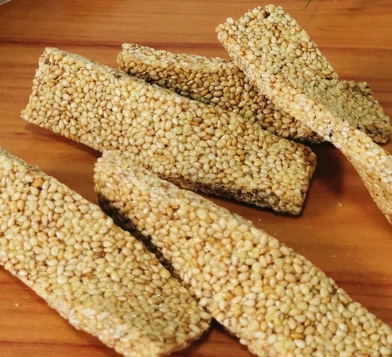 烤熟的芝麻成品