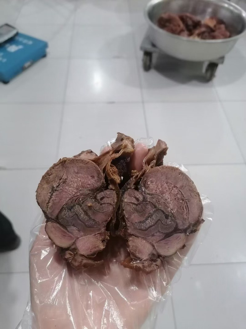 酱香猪腱子，直接切片食用，酱香浓郁，酱的本色