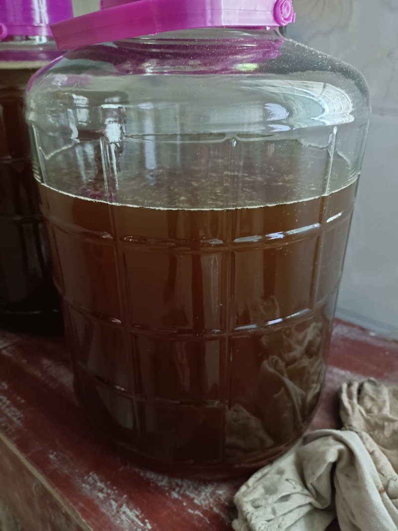 纯正土蜂蜜，货多量大，可长期供应，有需要的老板请联系。