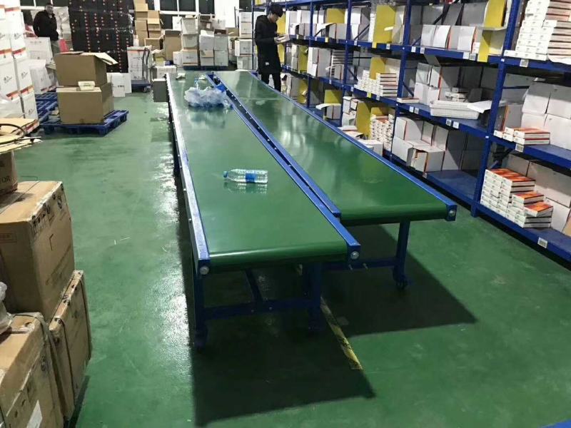 产品打包流水线工作包装传送带