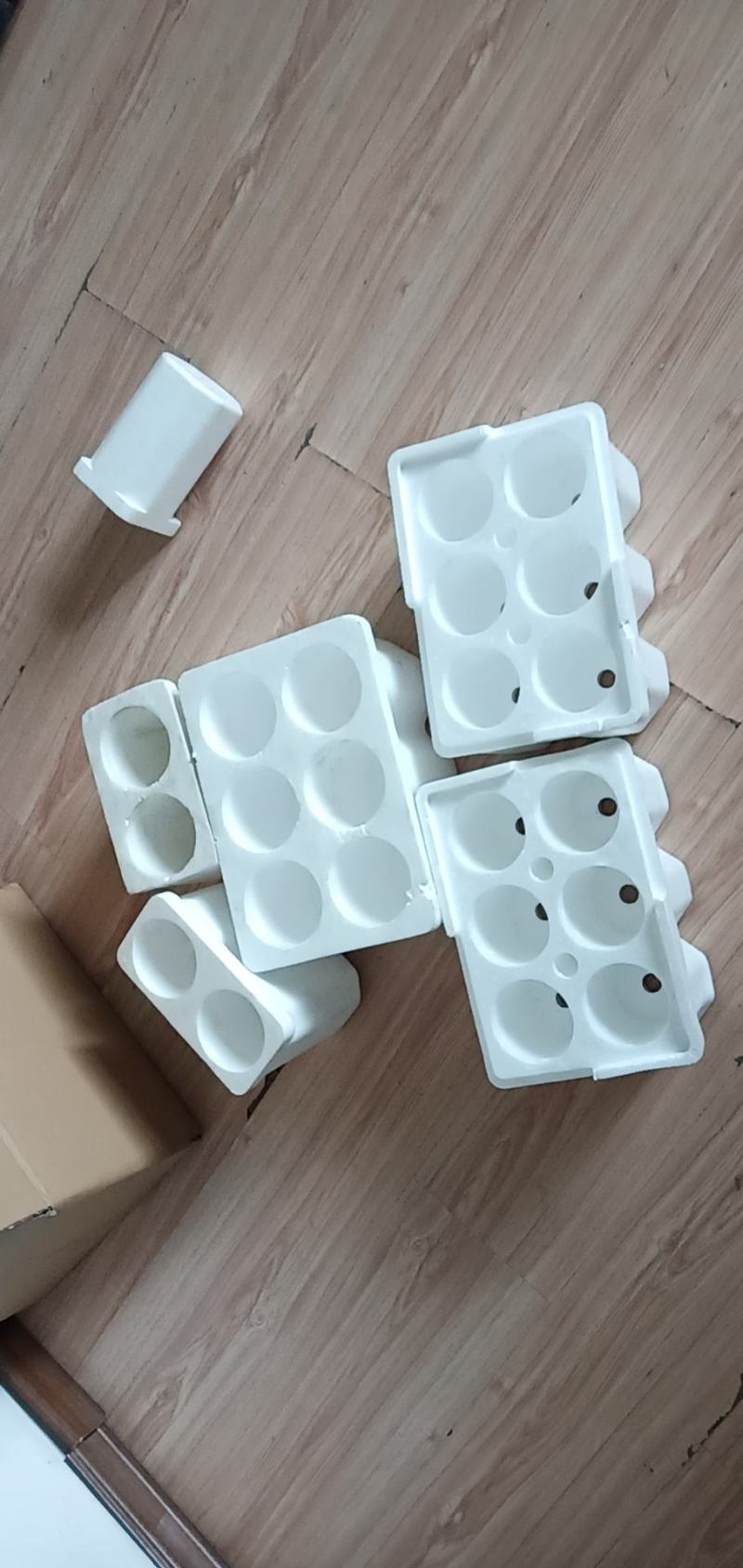 本彩印包装有限公司生产各种规格周转箱，彩箱包装，礼盒包装