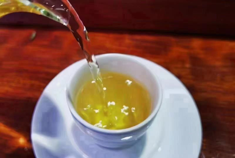 云南普洱茶龙园号董事长70周年纪念饼珍藏版