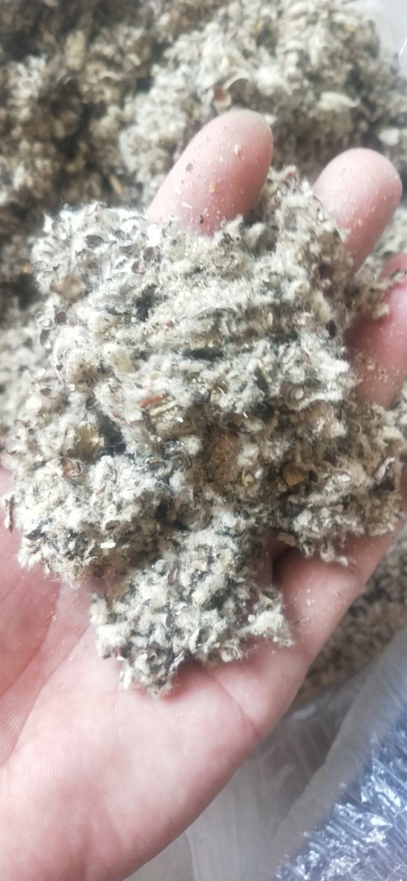 压缩玉米芯颗粒，玉米芯粉，生物质玉米芯，玉米棒子粉碎