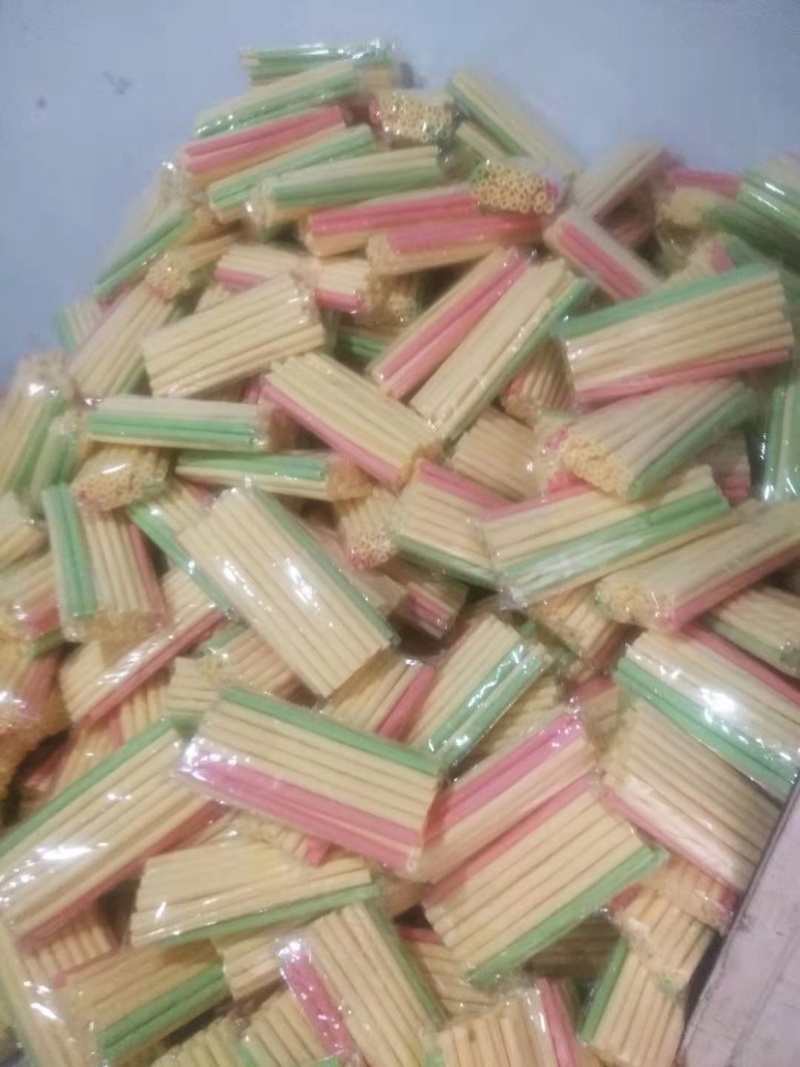 彩棒空心棒批发价格膨化食品玉米棒厂家批发摆地摊产品