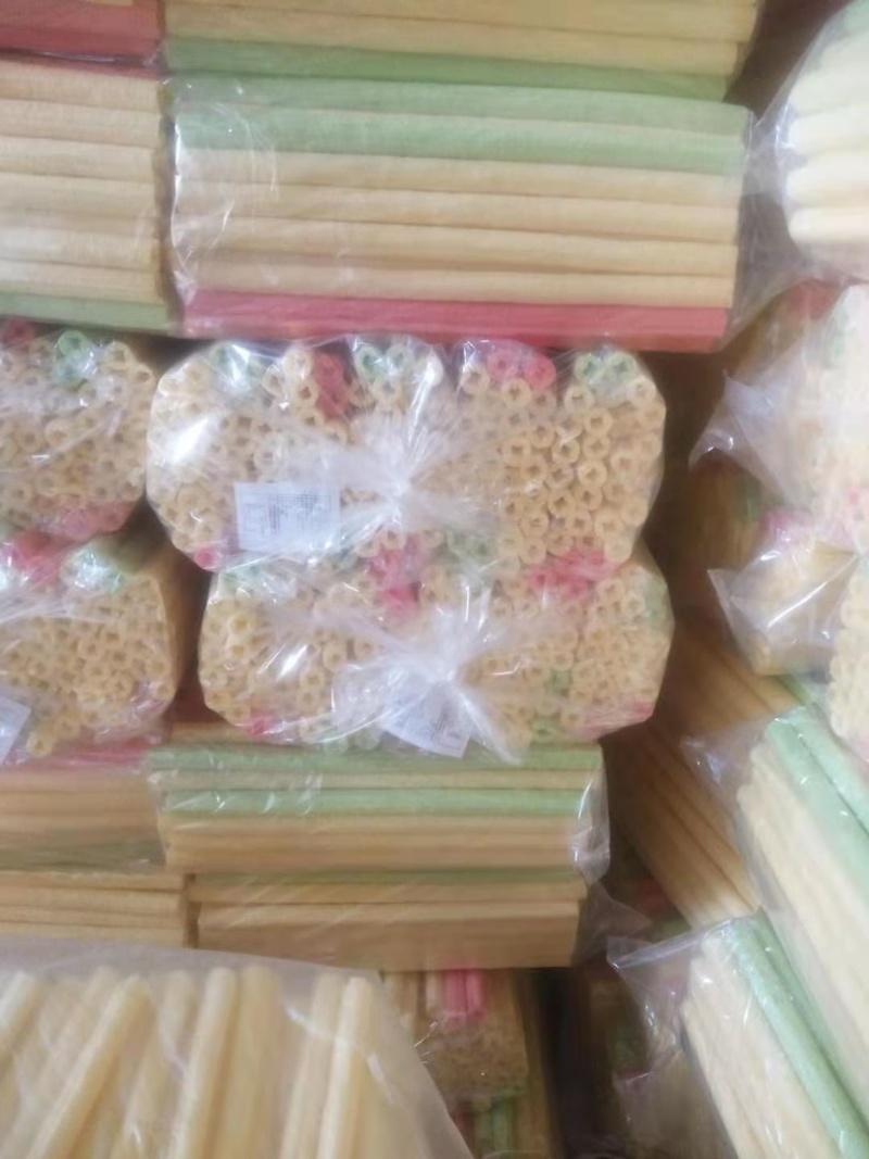 彩棒空心棒批发价格膨化食品玉米棒厂家批发摆地摊产品