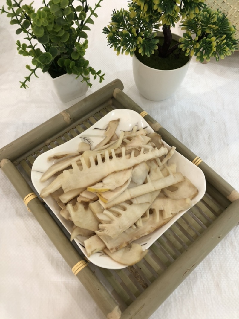 脱水笋片工厂加工货无硫脱水烘干而成通货30斤一包