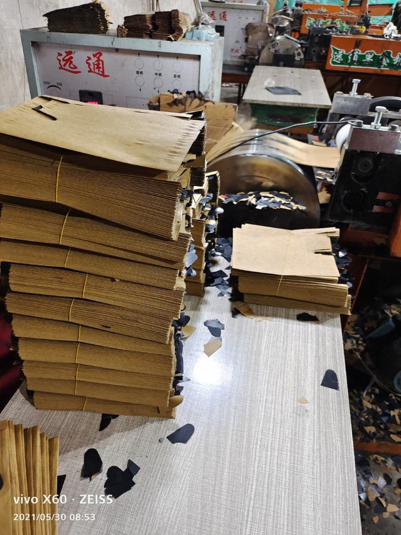 双层桃袋，高防水木桨加腊黑双光，每袋5000，质量保证