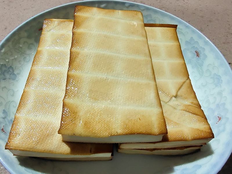 花石香干，精选优质大豆，纯手工制作，张记豆腐坊，厂家直销