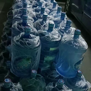 矿泉水