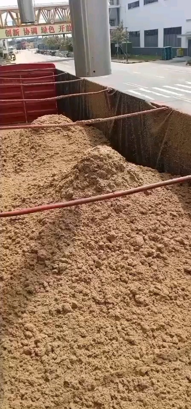 广州珠江啤酒大量供应啤酒糟，营养好，易吸收，牛羊好饲料！