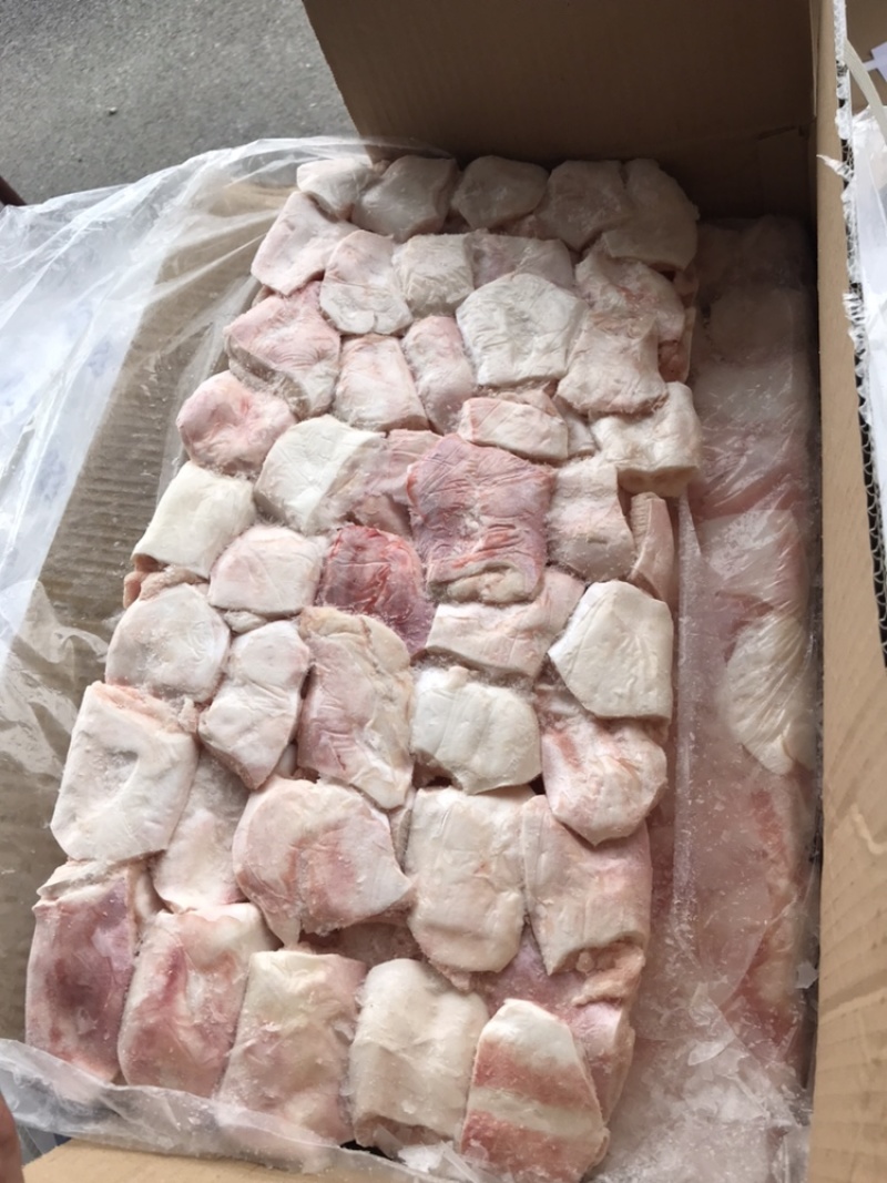干冰巴沙鱼腩20斤/件，板冻适合工厂加工和烧烤自用