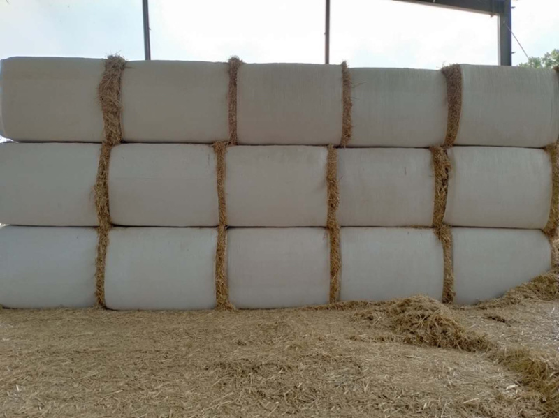 长期供应二次加工粉碎柔丝除尘大小包小麦秸秆饲料大包