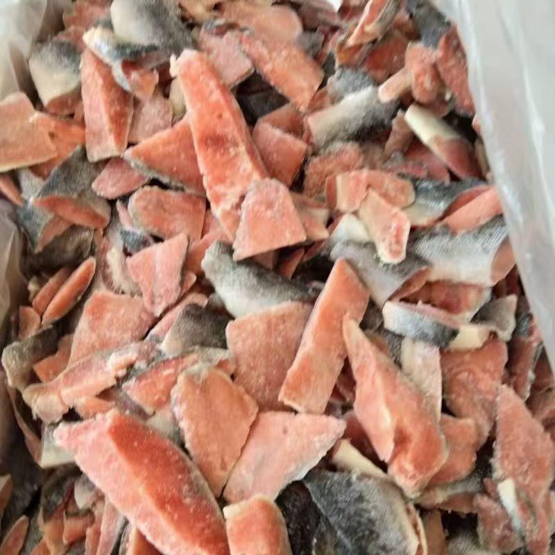 马哈鱼碎肉，宠物食品原料，深海鱼，15公斤一箱，带皮无刺