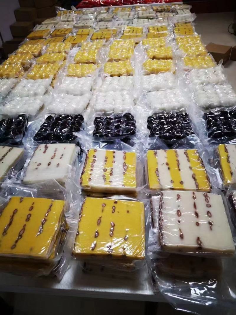 东北黄米粘豆包，江米粘豆包，粘糕，到岸价每袋7元，真空装