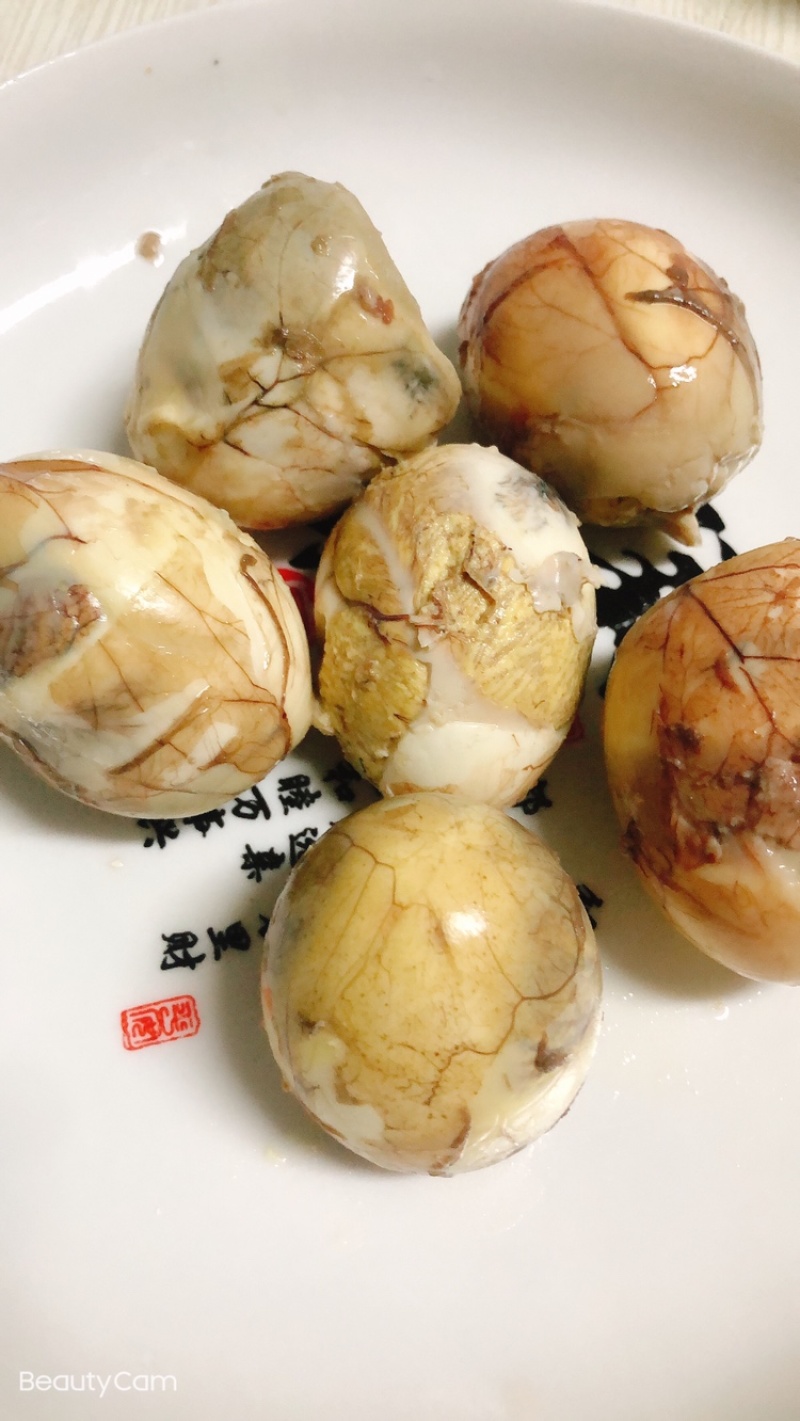 毛鸡蛋.半鸡半蛋.活珠子.照蛋.孵化厂直批，欢迎考查。
