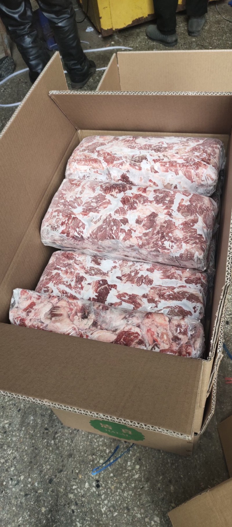 山东牛碎肉纯干牛碎肉量大诚信经营互惠互利欢迎选购