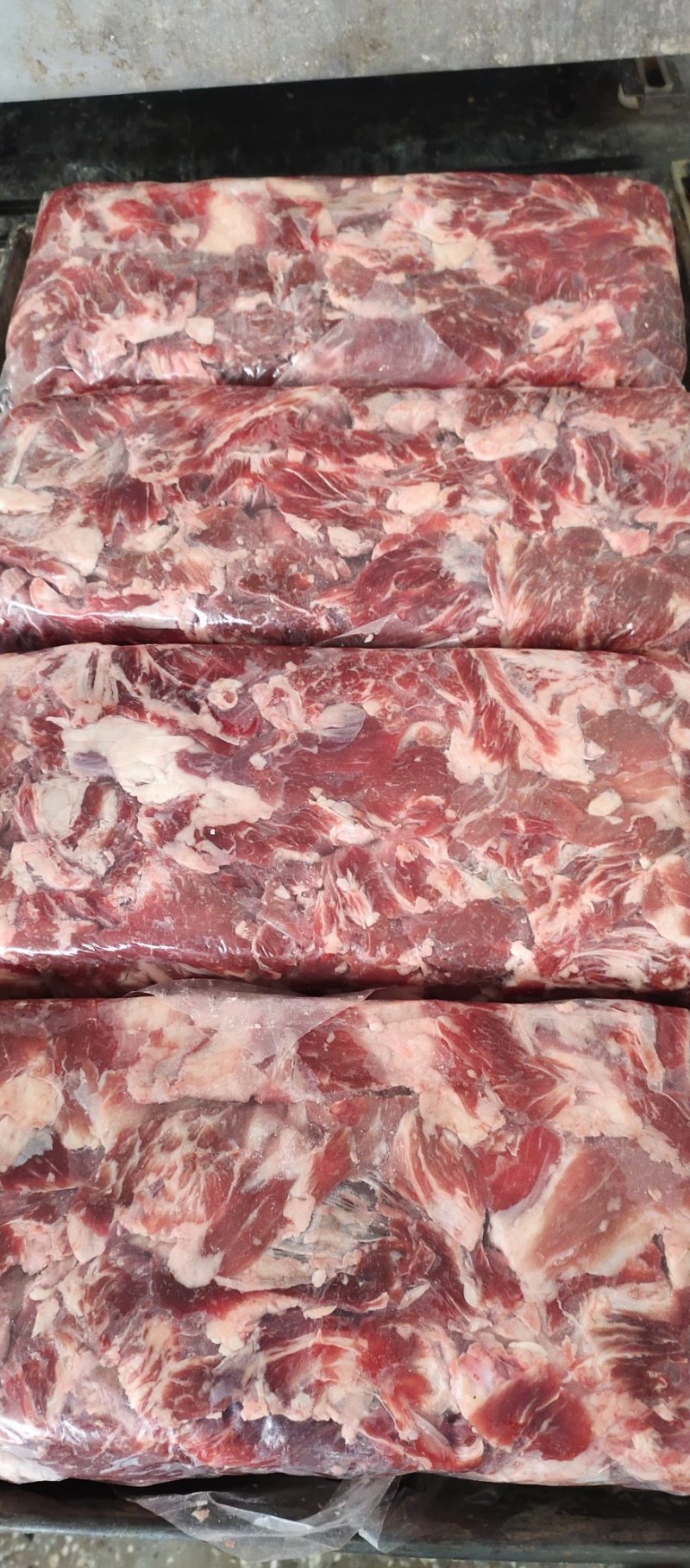 山东牛碎肉纯干牛碎肉量大诚信经营互惠互利欢迎选购
