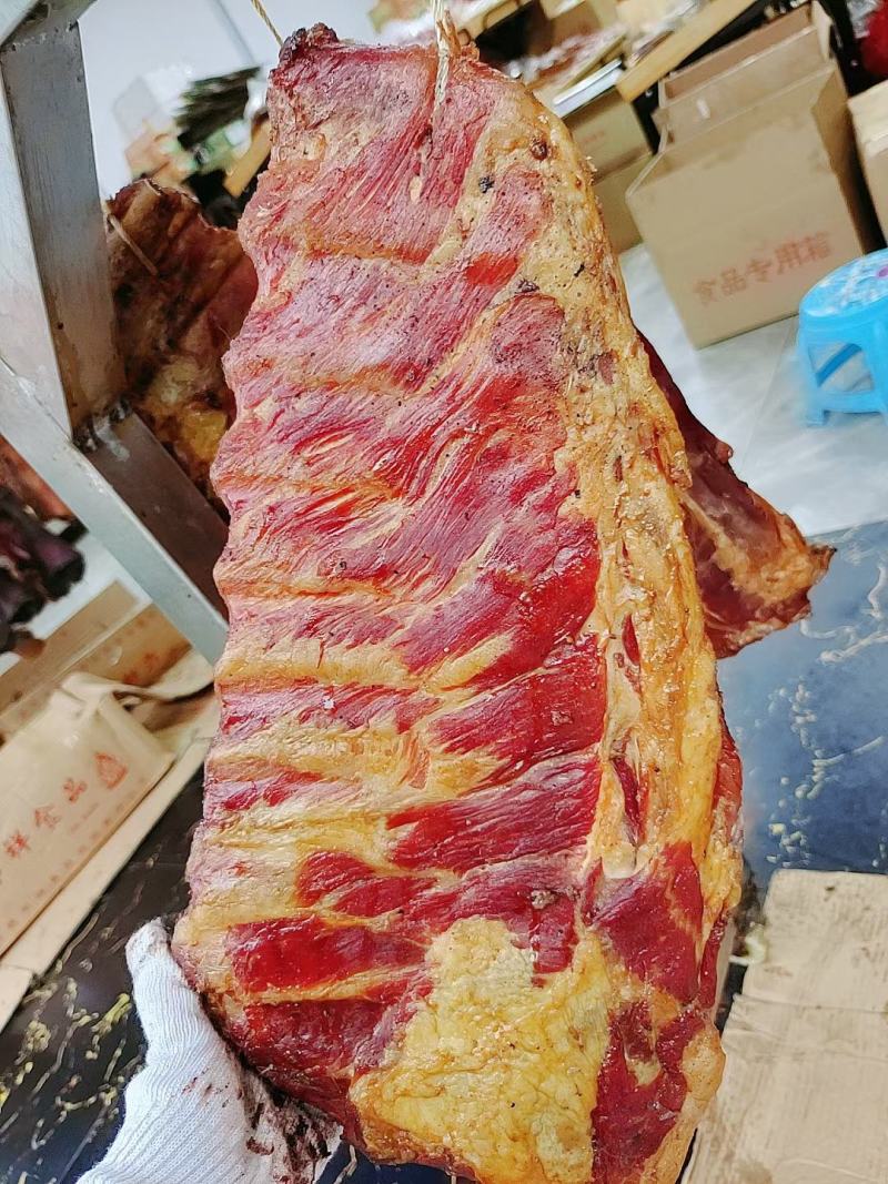 烟熏腊排骨颜色好干度好适合所有人群食用1件60斤常年批发