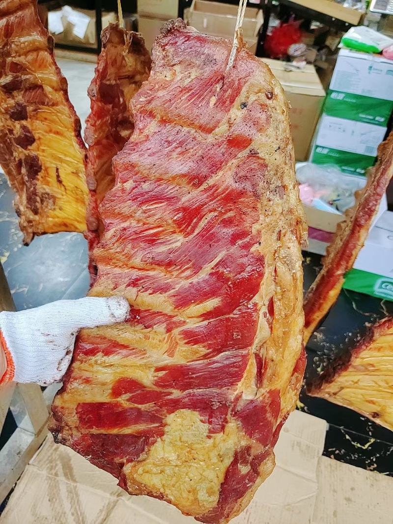 烟熏腊排骨颜色好干度好适合所有人群食用1件60斤常年批发