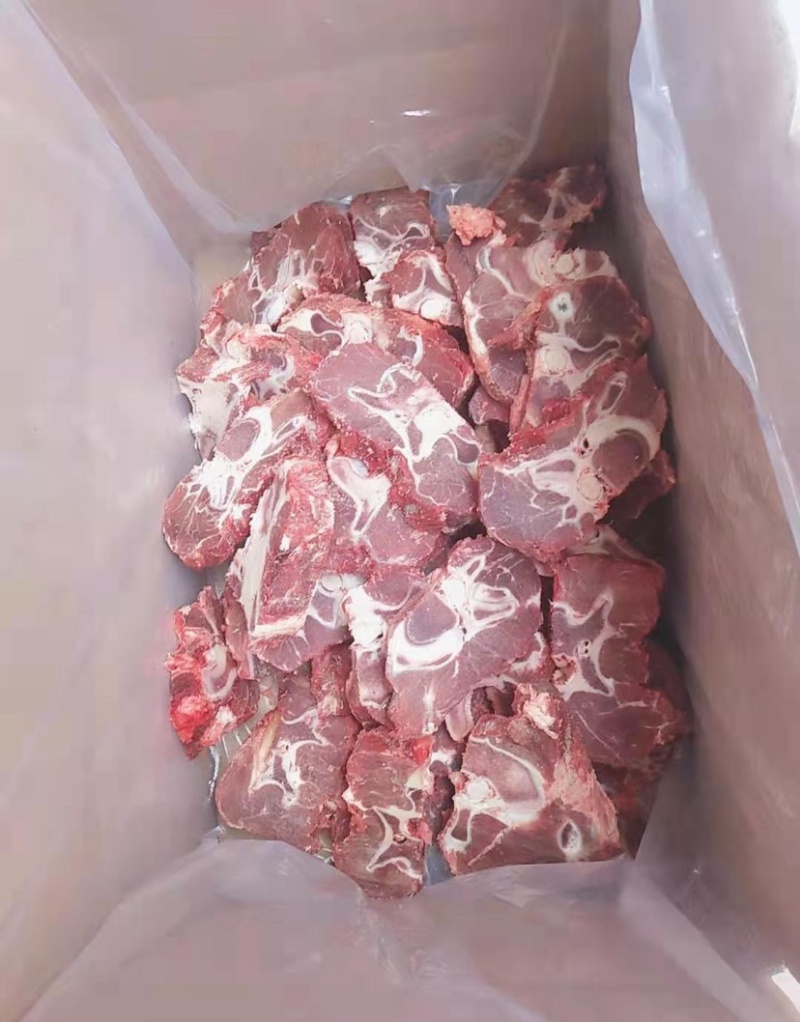 公牛满肉牛脖骨，肉多骨头小！口感佳！纯干货！