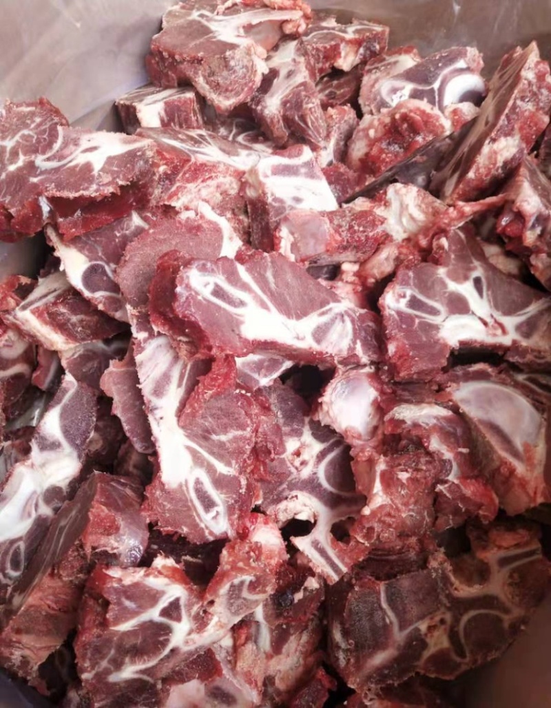 公牛满肉牛脖骨，肉多骨头小！口感佳！纯干货！