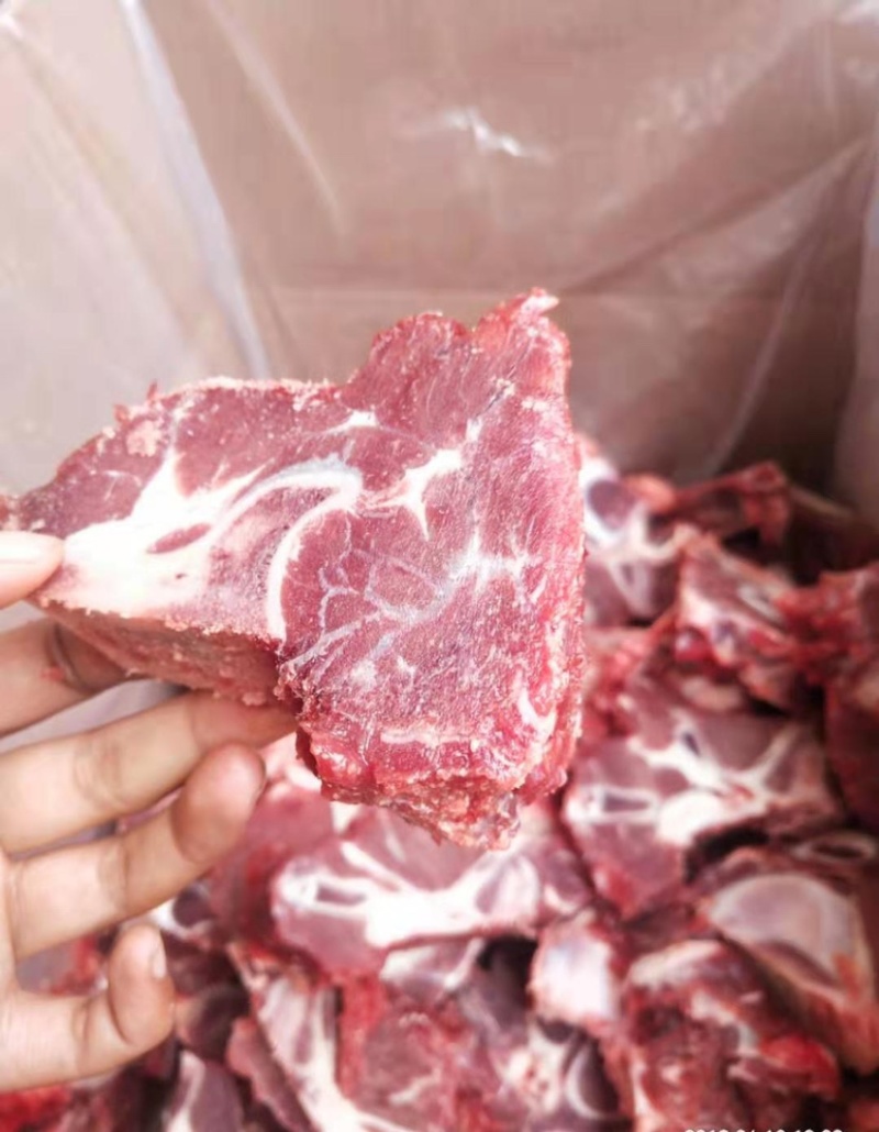 公牛满肉牛脖骨，肉多骨头小！口感佳！纯干货！