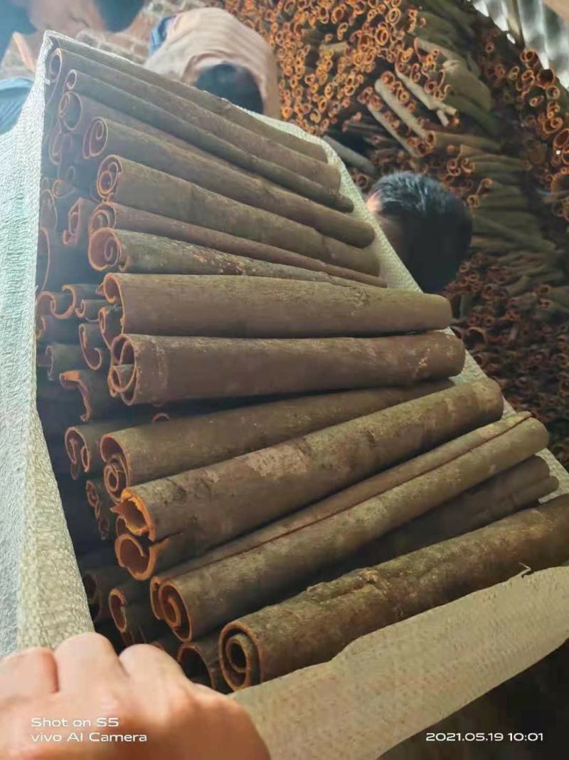 广西桂皮，桂通，条形好，足干皮厚肉香，天然无污染