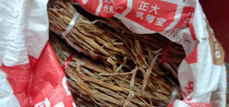 小笋干，竹林小干笋，是太阳晒干的笋干，电烤干的笋干。