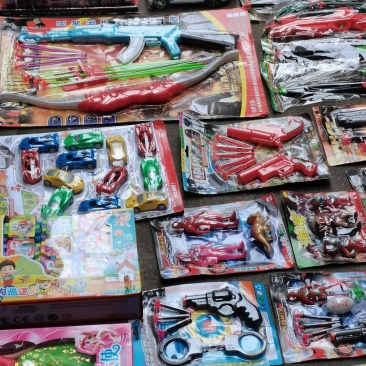 江湖地摊批发儿童玩具车模型男女孩小玩具夜市网红摆摊玩具泡