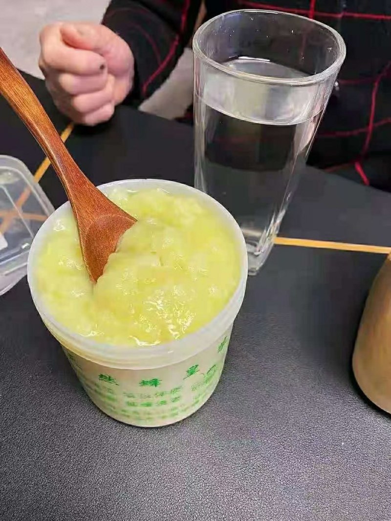 优质蜂王浆批发多种规格包装冷冻发货，蜂场直发，一瓶起发