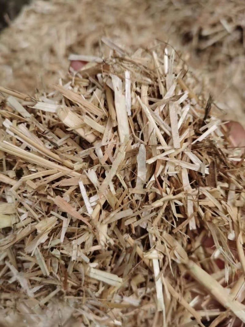 长期供应二次加工粉碎柔丝除尘大小包小麦秸秆饲料大包