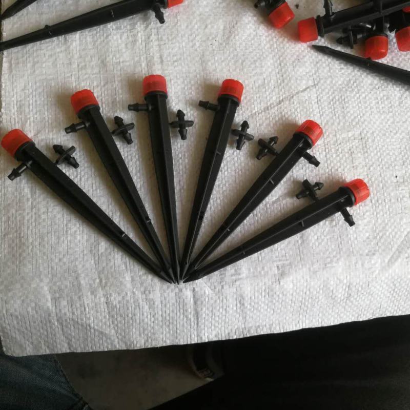 厂家直销喷灌滴灌节水灌溉大棚园艺浇花用全圆伞射八孔插尖地