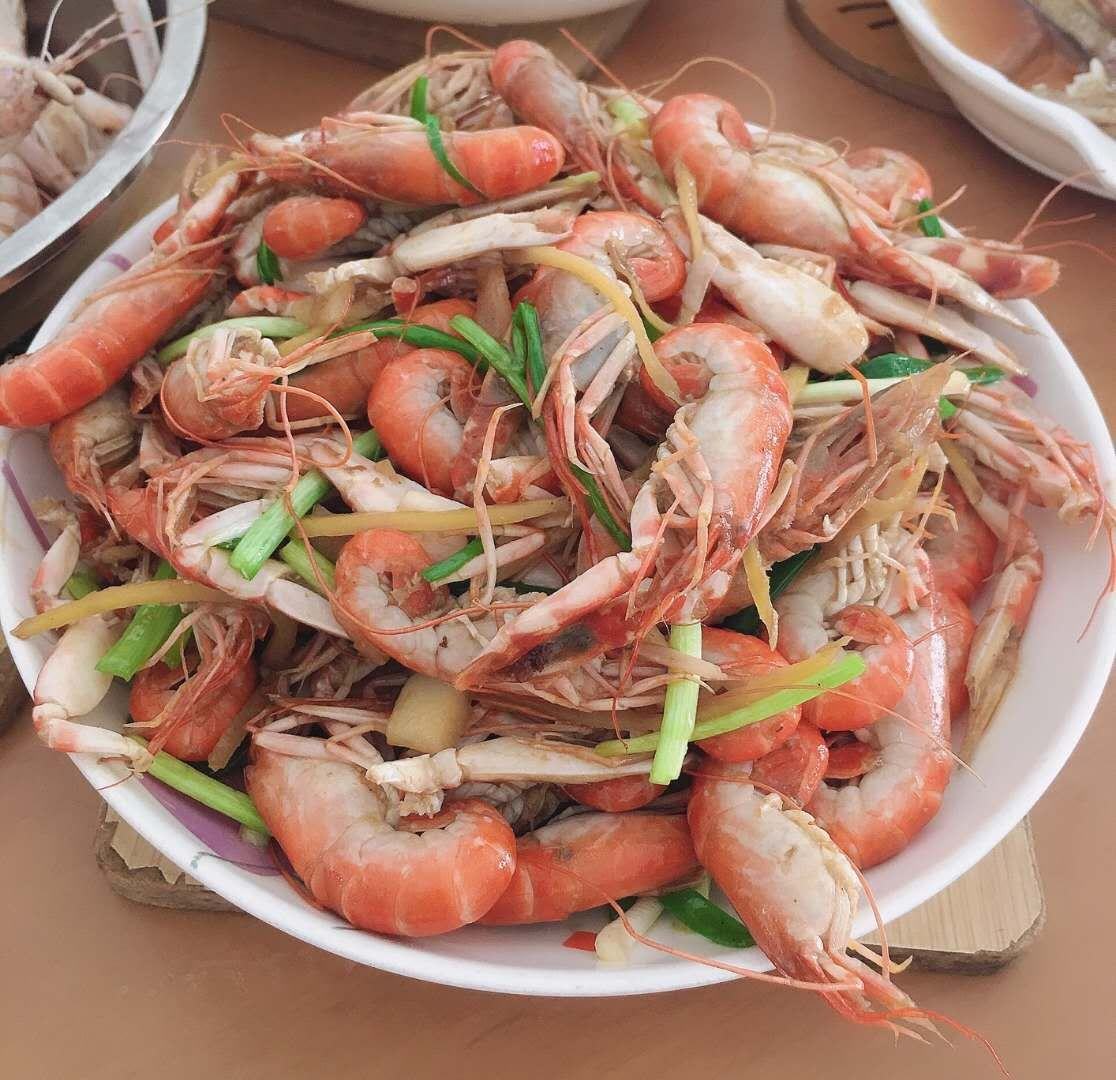 炒小龙虾装盘图