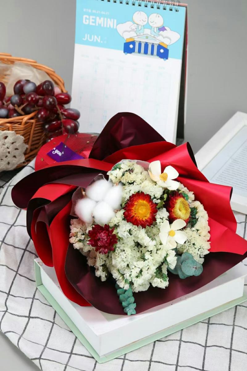 永生花小花束礼盒系列可以定制节假日公司送礼生日花束礼盒包