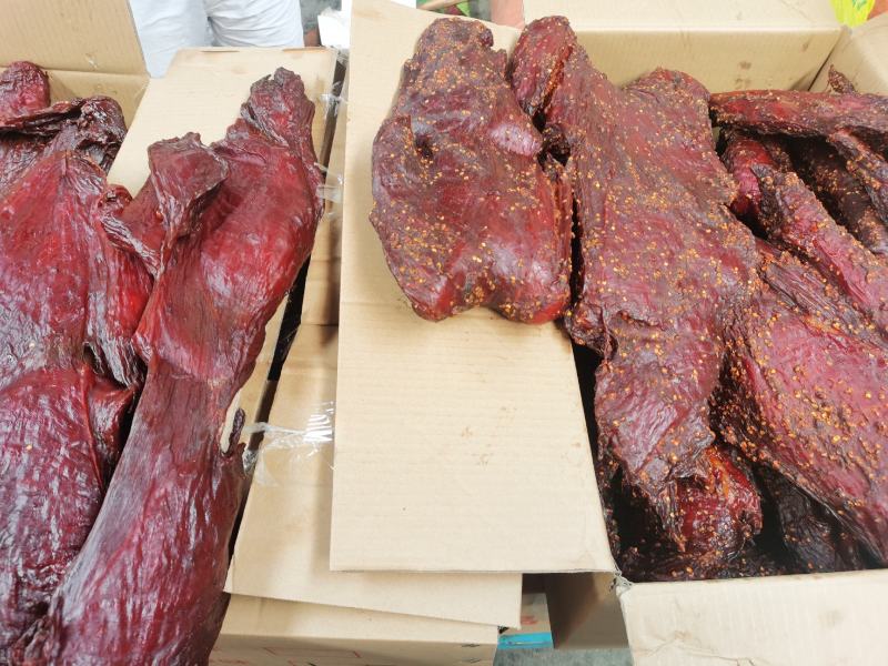 跑江湖地摊展会热卖牛肉味大块肉酱香肉麻辣大块肉五香大块肉