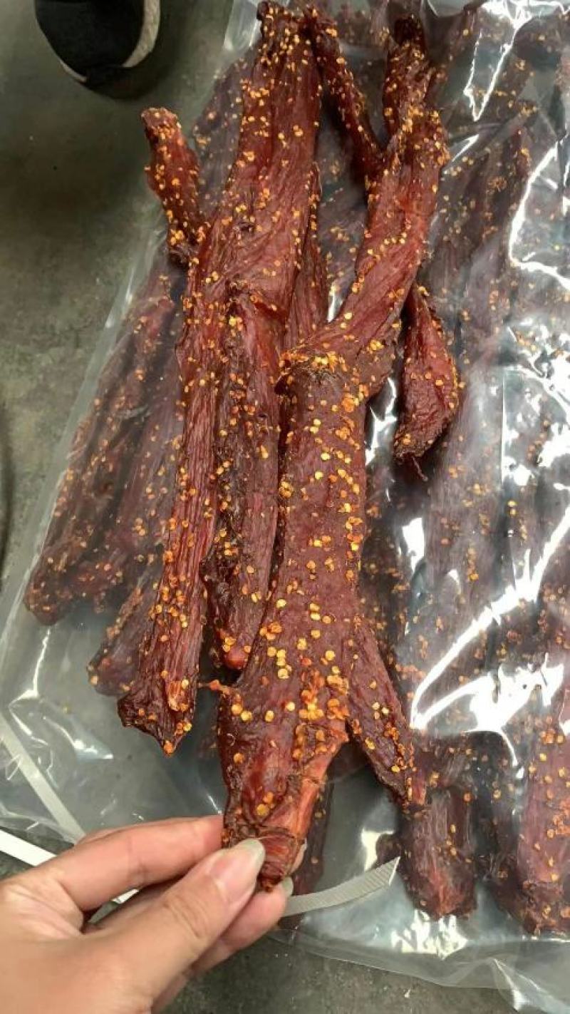 地摊江湖展会热销风干牛肉干，鸭风干，手撕，牛肉粒，鸡风干