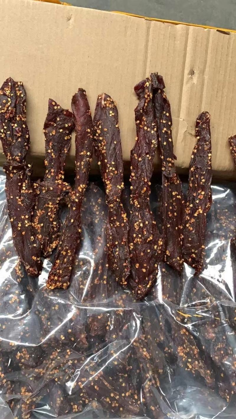 地摊江湖展会热销风干牛肉干，鸭风干，手撕，牛肉粒，鸡风干
