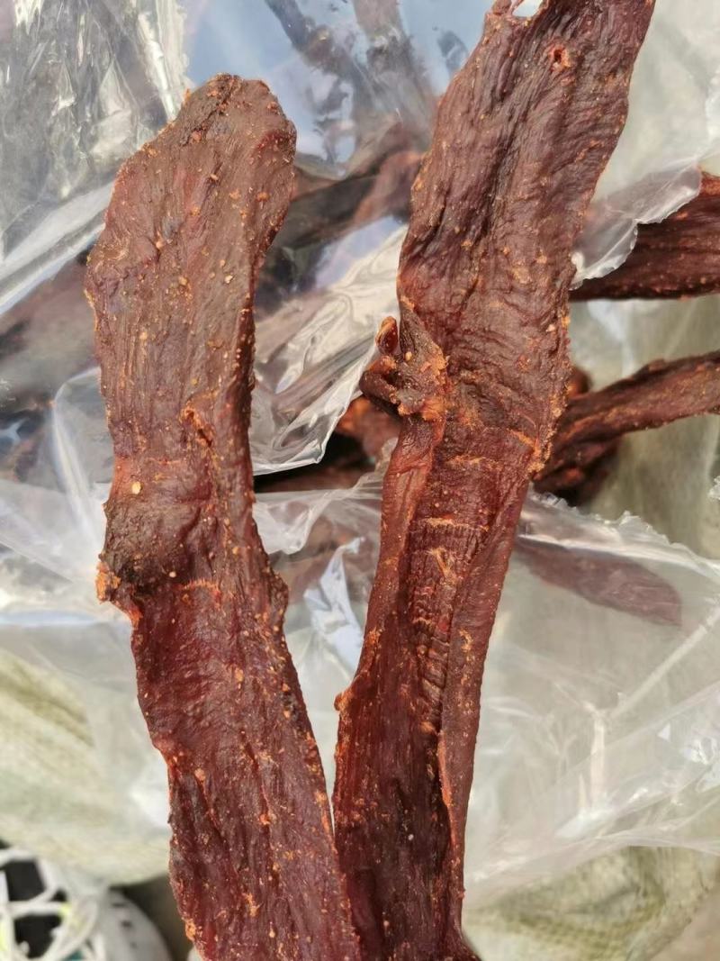 地摊江湖展会热销风干牛肉干，鸭风干，手撕，牛肉粒，鸡风干